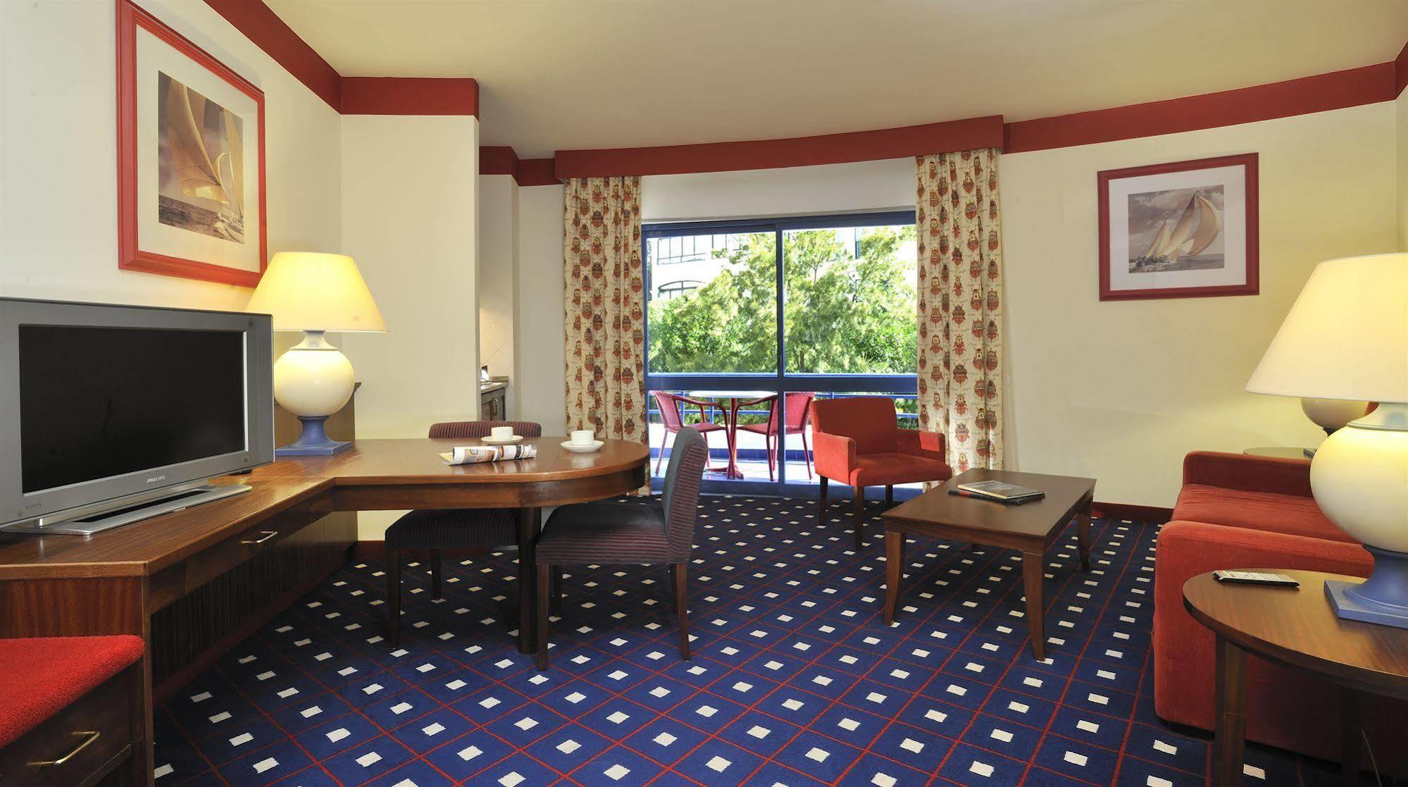 Hotel Pestana Cascais Ocean & Conference Aparthotel Zimmer foto